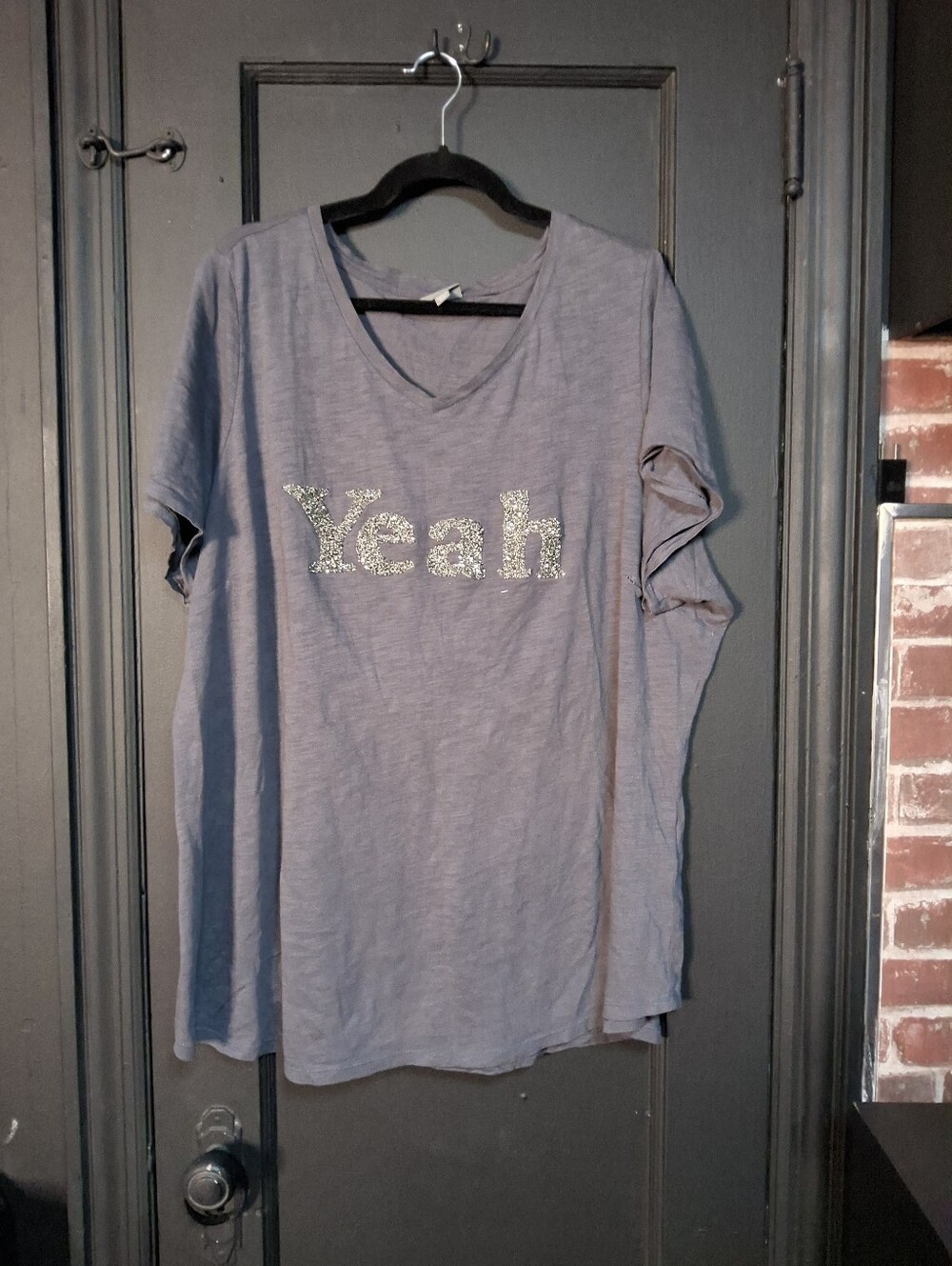 Yeah Graphic V-Neck Tee - Dusty Gray